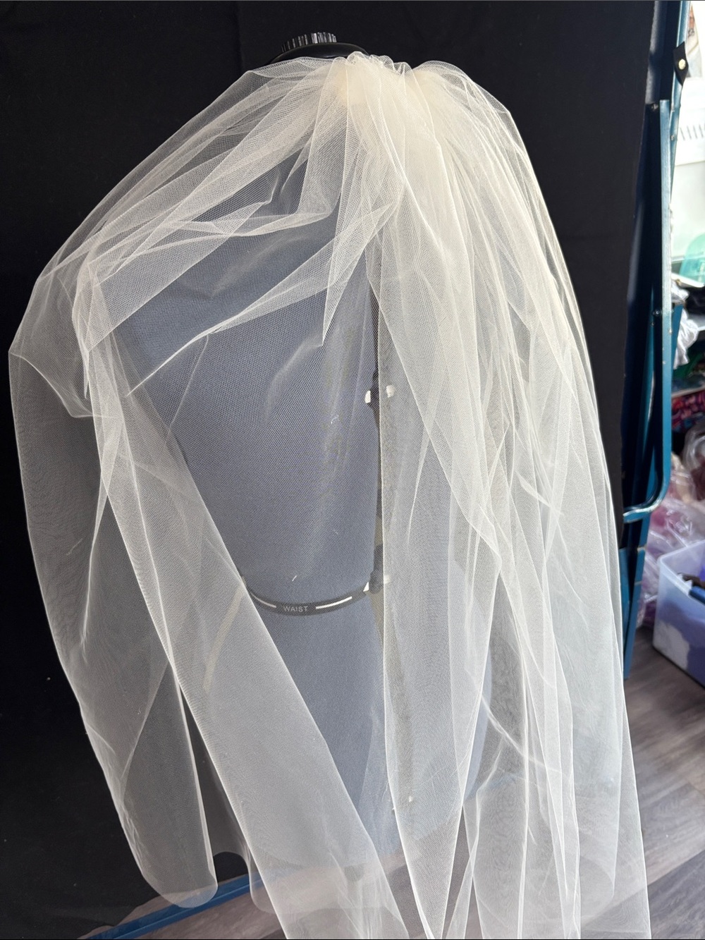 Classic 40” long Single-Tier Bridal Veil in Ivory
